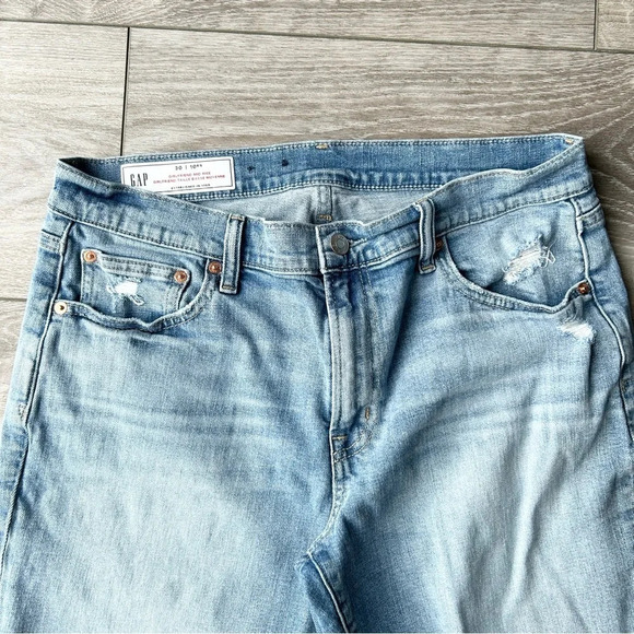 Gap Mid Rise Girlfriend Jeans With Washwell In Light Destroyed Jeans - Picture 3 of 15